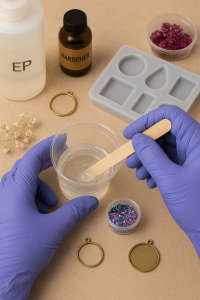 آموزش درست کردن زیورآلات رزینی برای افراد مبتدی (راهنمای کامل + نکات کاربردی)